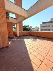 Alquiler tico  Aeronave. tico en alquiler de 90m2 tiles y terraza de 66m2 en barajas
