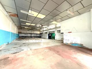 Fabrikhalle  Guillermo mesa. Nave en polígono de paracuellos