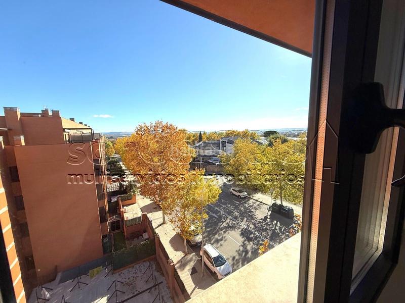 Foto 567c0a31-cb04-4a3d-b0ae-f45c2213526f. Duplex avec chauffage parking terrasse dans Corralejos-Campo de las Naciones Madrid