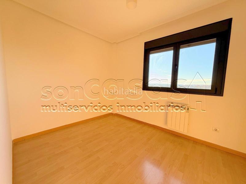 Foto 8572d086-50ae-46a7-84a7-aefb2adef1e0. Duplex avec chauffage parking terrasse dans Corralejos-Campo de las Naciones Madrid
