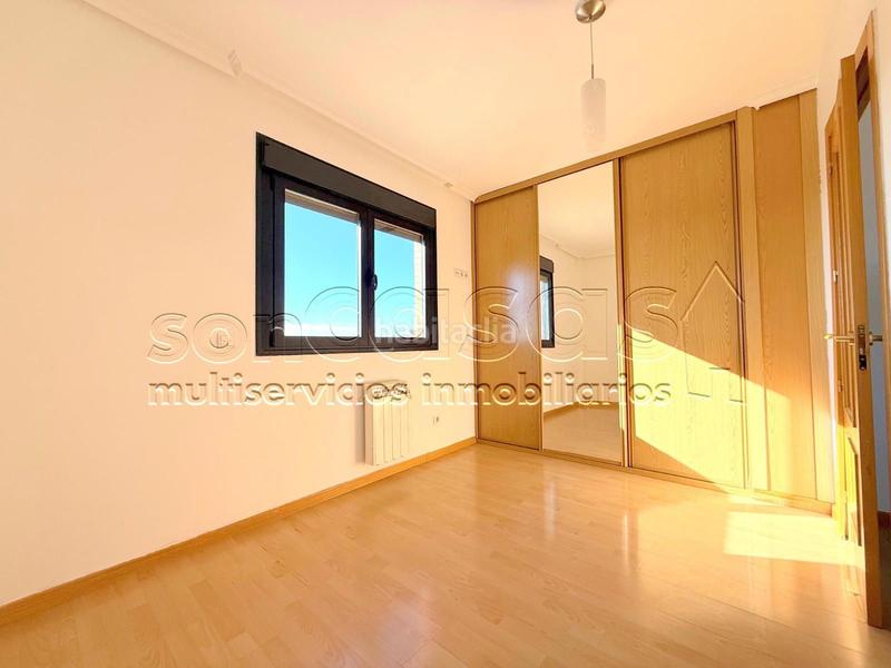 Foto 8dbaa7f5-ccaf-4c2d-b3f7-c1d7b4852781. Duplex avec chauffage parking terrasse dans Corralejos-Campo de las Naciones Madrid