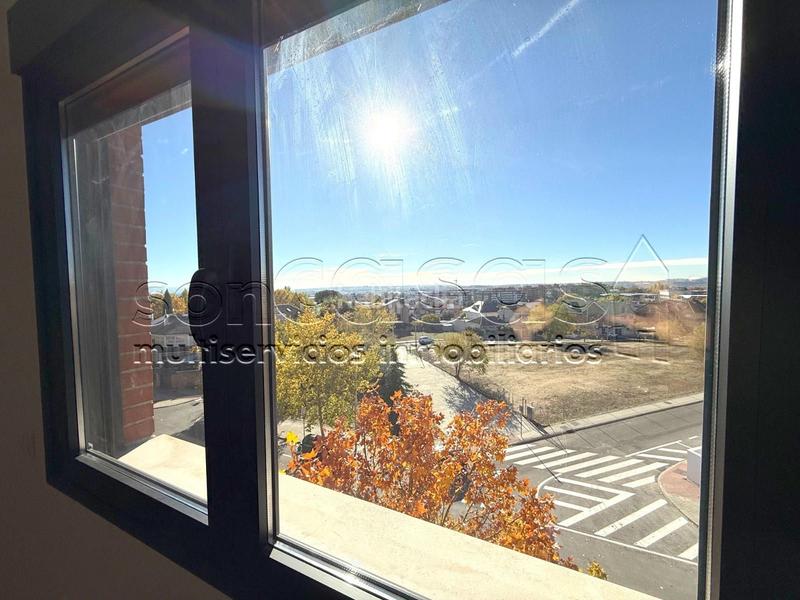 Foto fca00af9-6c51-4ff2-944f-c392940aaed1. Duplex avec chauffage parking terrasse dans Corralejos-Campo de las Naciones Madrid