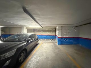 Alquiler Parking coche  Benítez. Plaza de garaje doble a lo largo