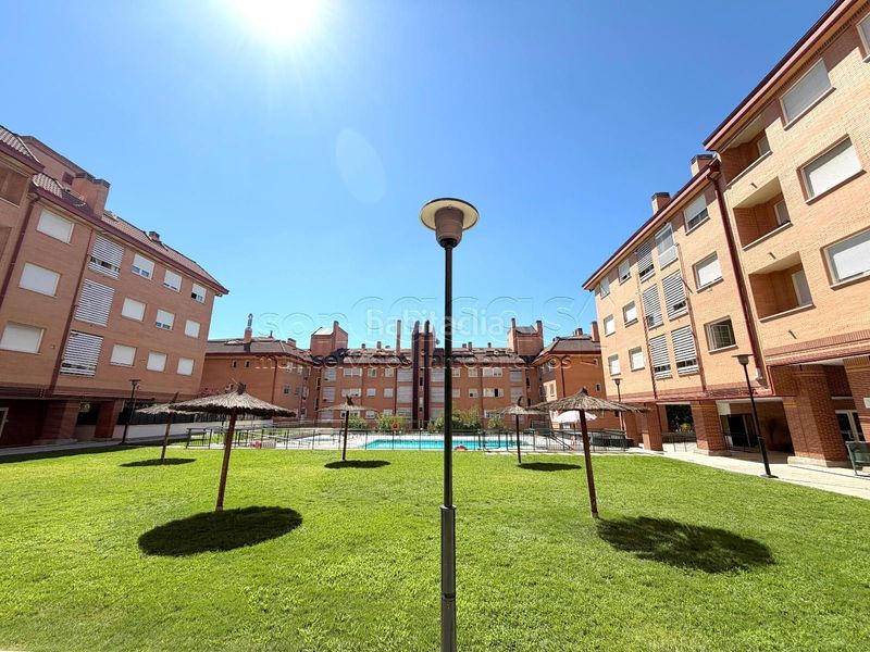 Foto 794abd92-7ec7-4d09-90b8-80a753fe64ee. Àtic amb calefacció aparcament piscina a Corralejos-Campo de las Naciones Madrid