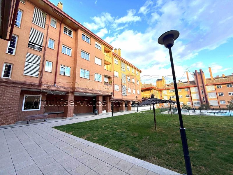 Foto 80e6602d-b331-4c29-91b1-51bd1d6f4b90. Àtic amb calefacció aparcament piscina a Corralejos-Campo de las Naciones Madrid