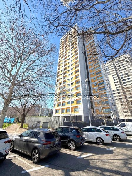 Foto 0bf2095b-9631-41f8-b5d7-7f1ec92eff48. Lloguer pis amb calefacció aparcament piscina a Virgen del Cortijo-Manoteras Madrid