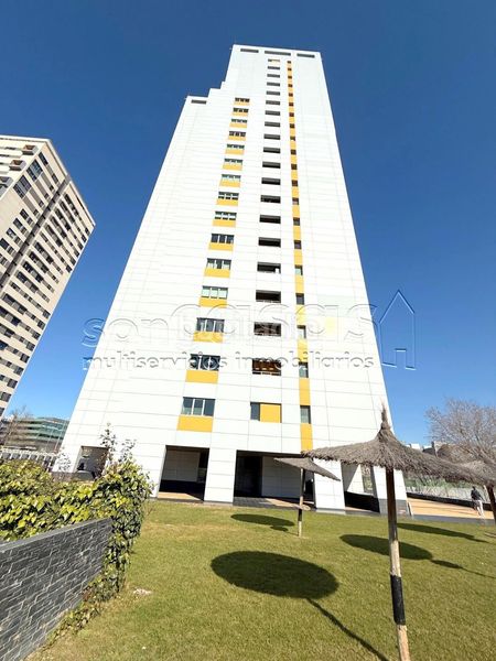 Foto 2689c2a4-d6df-4408-ae29-7bb749bbb3b7. Rent flat with heating parking pool in Virgen del Cortijo-Manoteras Madrid