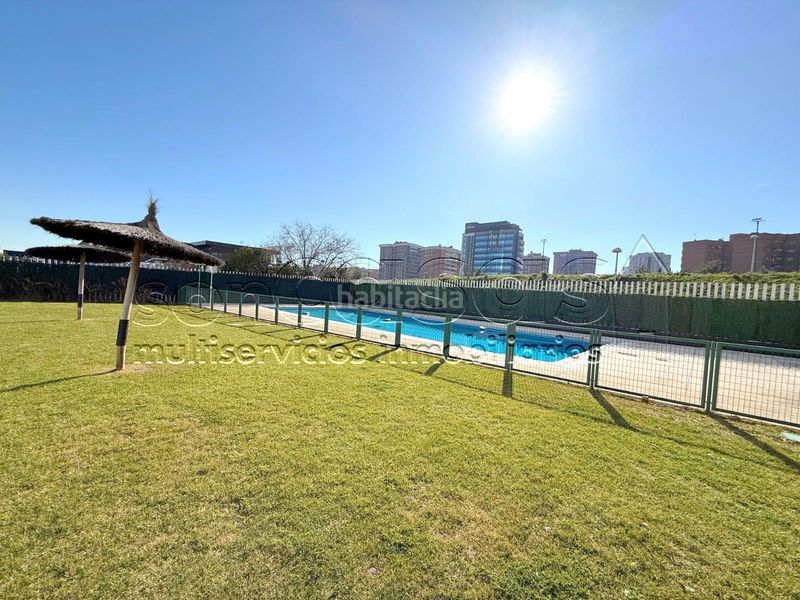 Foto 2bf17c93-efd6-4cb3-b3c0-c4439b58a363. Rent flat with heating parking pool in Virgen del Cortijo-Manoteras Madrid