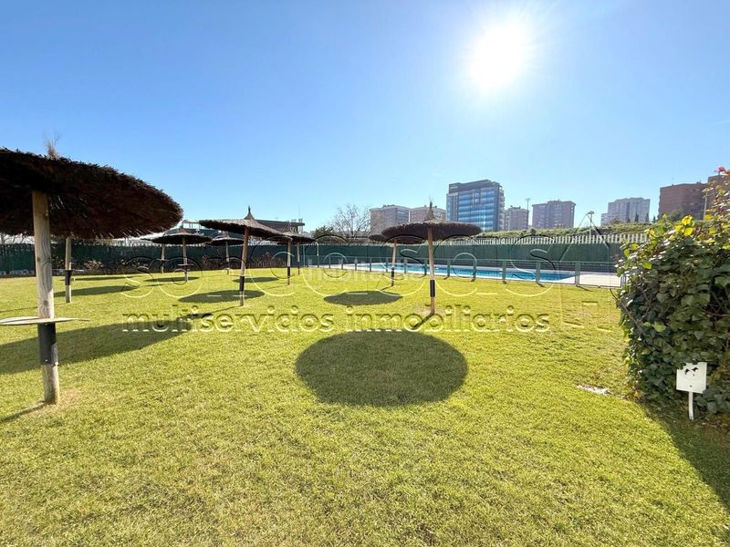Foto 41370c8d-1cf1-4600-a66e-d0c13c4e278d. Rent flat with heating parking pool in Virgen del Cortijo-Manoteras Madrid