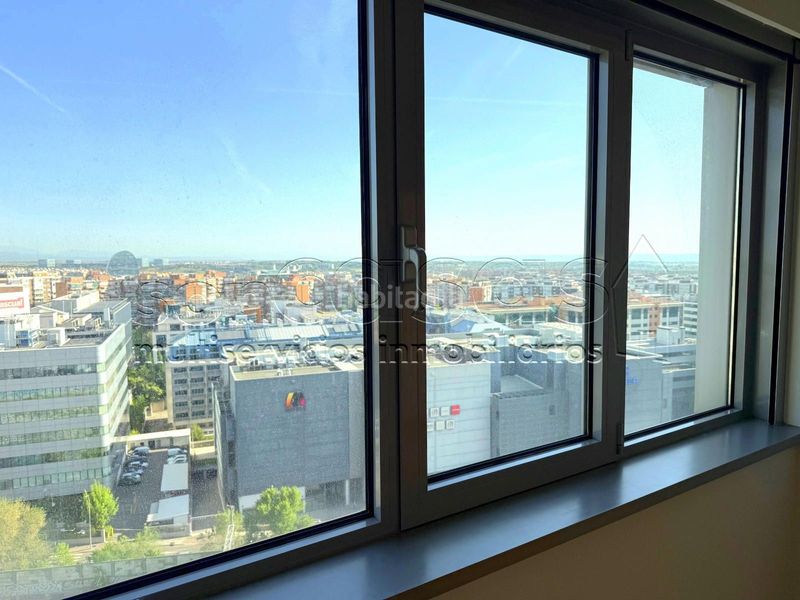 Foto 4c808ef4-ae76-4d24-87c2-5df391a7b3c5. Rent flat with heating parking pool in Virgen del Cortijo-Manoteras Madrid