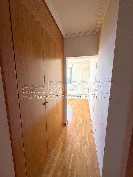 Foto d06cf697-9d9a-49c1-8b2c-ff35a476e51a. Rent flat with heating parking pool in Virgen del Cortijo-Manoteras Madrid