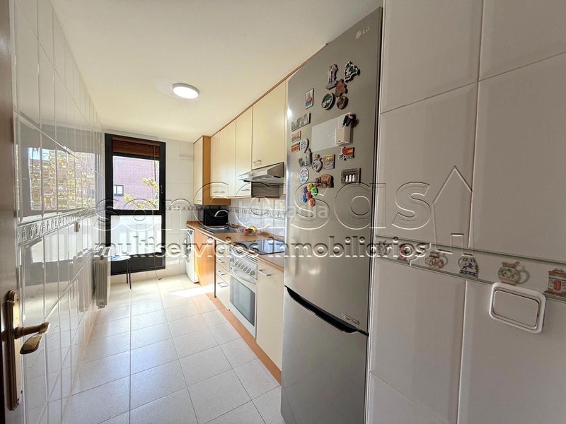 Foto 52527023-0f51-45c6-8993-9c343b4b87b7. Pis amb calefacció piscina a Timón Madrid