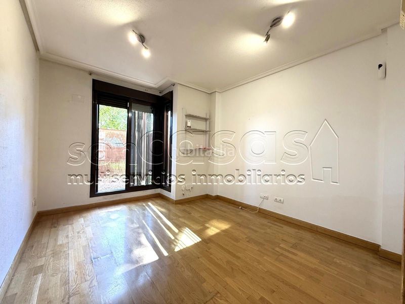 Foto 0e363db2-1ede-4c0b-b432-c2b09fd9d6e6. Apartament amb calefacció piscina a Corralejos-Campo de las Naciones Madrid