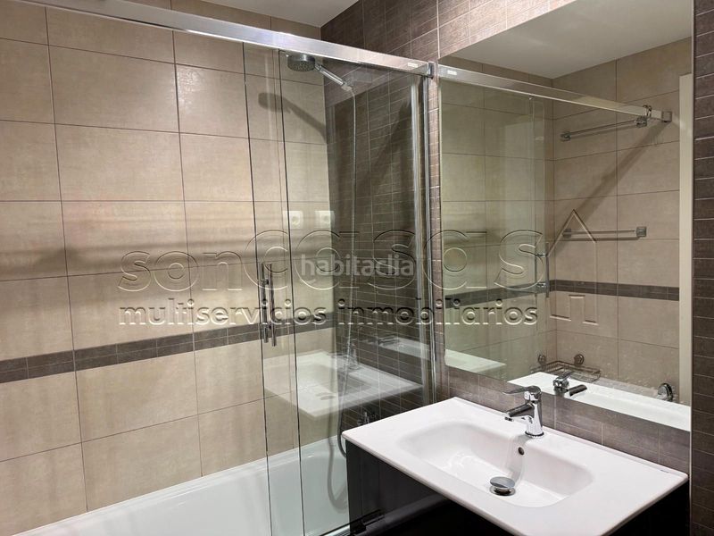 Foto 64a26449-6953-4e3d-8e51-b372c07d5f57. Lloguer pis amb calefacció aparcament piscina a Valdebebas - Valdefuentes Madrid
