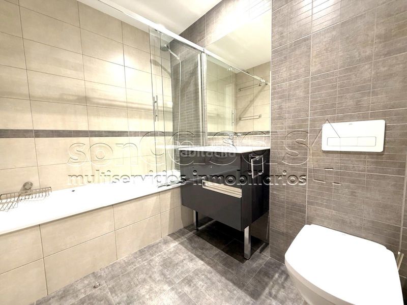 Foto ceb53e18-e975-4b0e-83d0-28587e8f8649. Lloguer pis amb calefacció aparcament piscina a Valdebebas - Valdefuentes Madrid