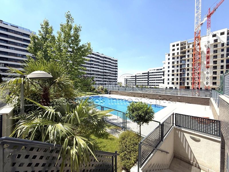 Foto e300698a-2f8e-4f82-b7d7-2529c2377ac7. Lloguer pis amb calefacció aparcament piscina a Valdebebas - Valdefuentes Madrid