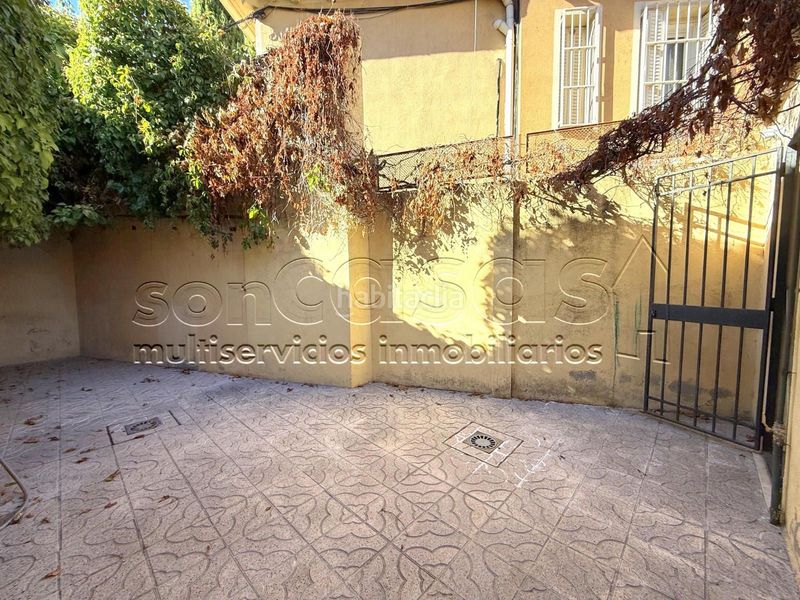 Foto 17e0fd14-527a-4509-b6ed-ddfd65ba183c. Casa adossada amb calefacció aparcament a El Viso Madrid