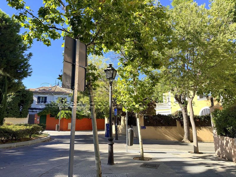Foto 42f05bc2-d8ce-4908-9508-4dcc0a8d8694. Casa adossada amb calefacció aparcament a El Viso Madrid