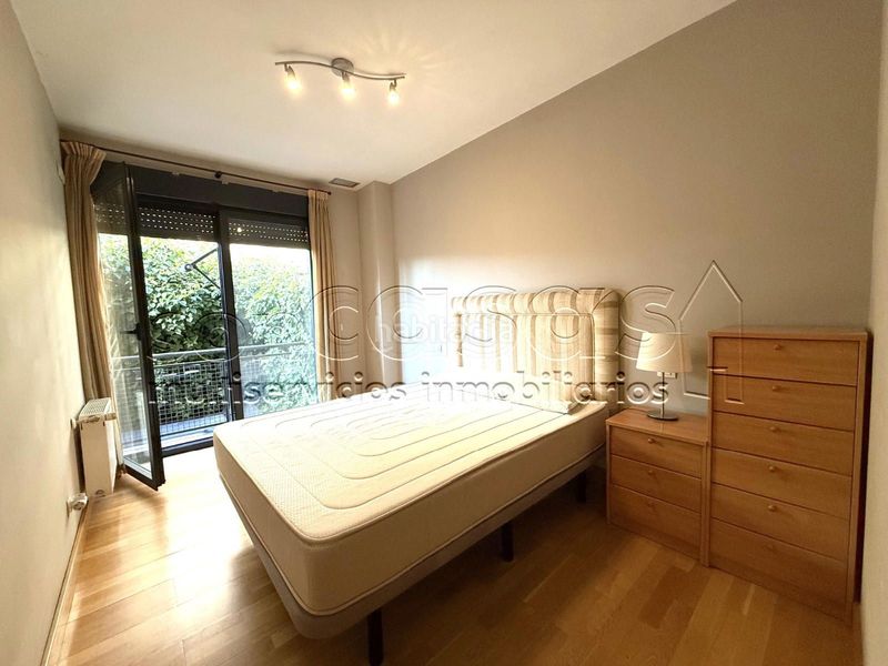 Foto 15b110ad-4d0f-426b-bede-11b2890b7155. Etagenwohnung mit heizung parking pool in Rejas Madrid