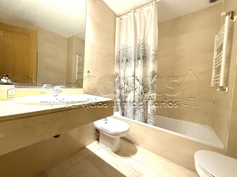 Foto 3321192f-4815-4774-9ba1-9018b1024a51. Etagenwohnung mit heizung parking pool in Rejas Madrid