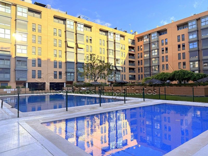Foto 4e30f37d-e15f-466b-aaea-339cb5d5602a. Etagenwohnung mit heizung parking pool in Rejas Madrid