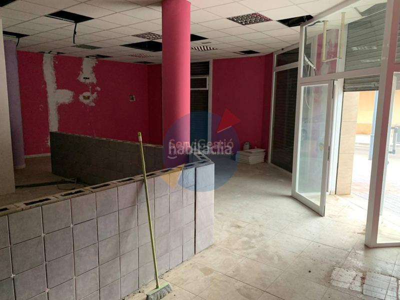 Foto d6614607-aa6b-41f4-844b-171cf408f93f. Local comercial a Vila-seca poble Vila-seca