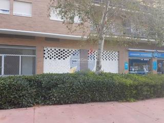 Location Local commercial  Alcalde pere molas. Local en alquiler en zona les illes