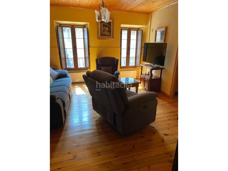 Foto 8b17e6de-7638-4ba5-9f30-00c6a3796749. Casa amb calefacció aparcament a Somiedo