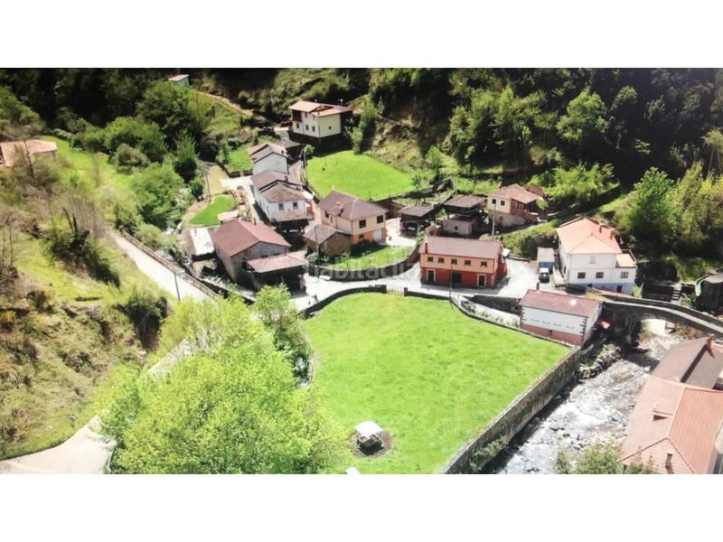 Foto fbd303e7-f4eb-4952-91c3-817ed5faa434. Casa amb calefacció aparcament a Somiedo