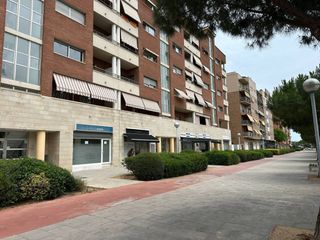 Rent Business premise  Avenida alcalde pere molas. Local comercial en alquiler en vilaseca