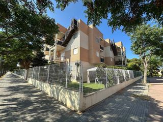 Piso  Pasaje 1 castell de sort 1[a]  43850 cambrils 1. Venta de piso con parking y trastro en vilafortuny  cambrils