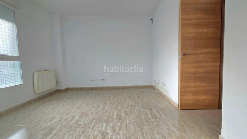 Foto f7e25aed-f6c4-46cc-b518-c237d163a0a6. Appartamento in calle toledo 17 in Lominchar