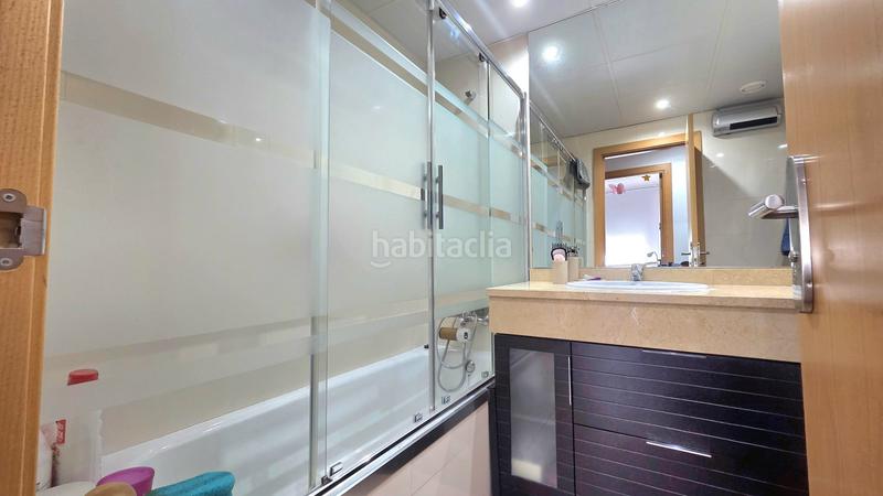 Foto 16f08cf8-50af-4a73-bf83-a51872366731. Planta baixa amb calefacció aparcament piscina a Parla