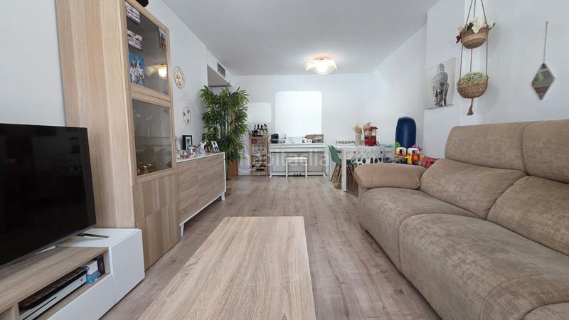 Foto f5f99b7d-eea2-4d80-9c7d-507c9e6c0cde. Planta baixa amb calefacció aparcament piscina a Parla
