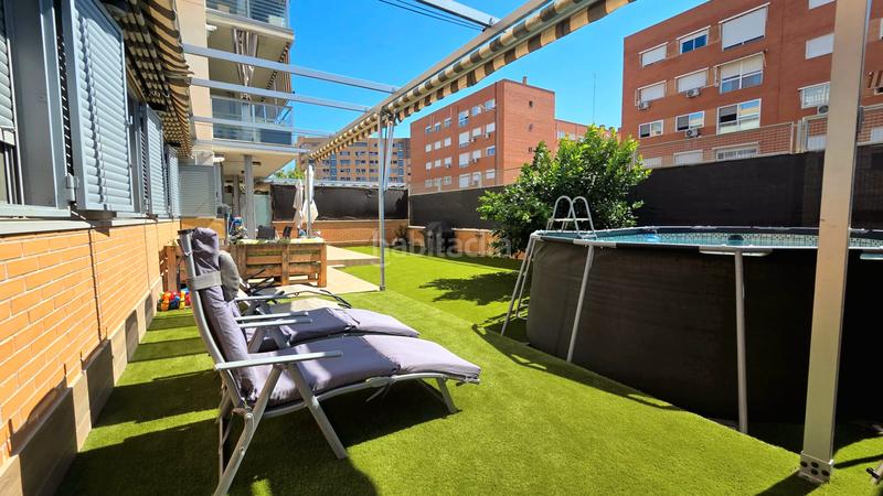 Foto f6de3f9e-25b4-42cb-b057-0ea7dd86dce6. Planta baixa amb calefacció aparcament piscina a Parla