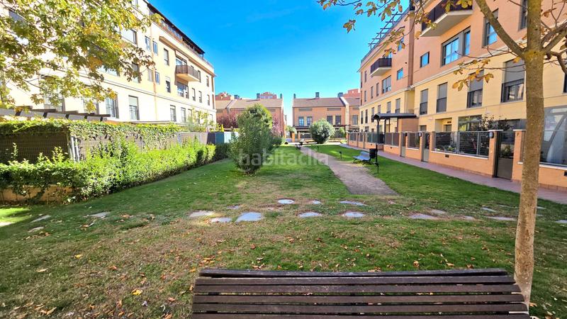 Foto 2c06632c-8db1-4eed-b911-ab7422572ef9. Pis a calle del planeta júpiter 1 a Parla este Parla