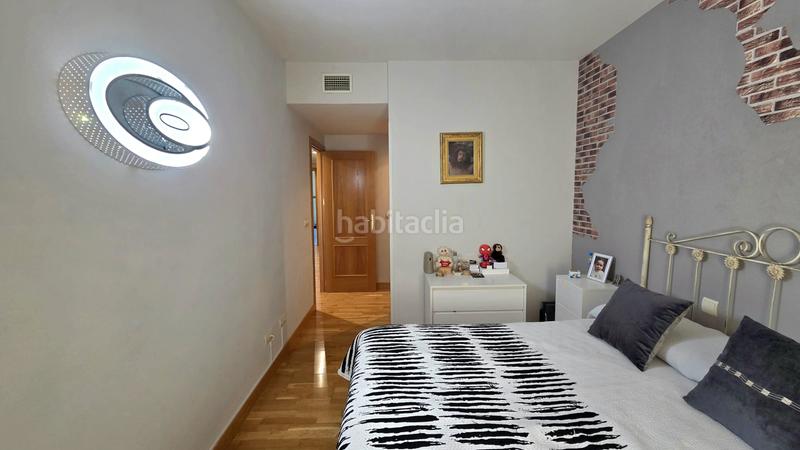 Foto 56858763-2456-4863-badd-37fabbfa24b6. Pis a calle del planeta júpiter 1 a Parla este Parla