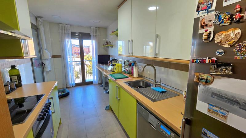 Foto 7f66de10-6a17-4bd4-a77e-2ac85a4efee5. Pis a calle del planeta júpiter 1 a Parla este Parla