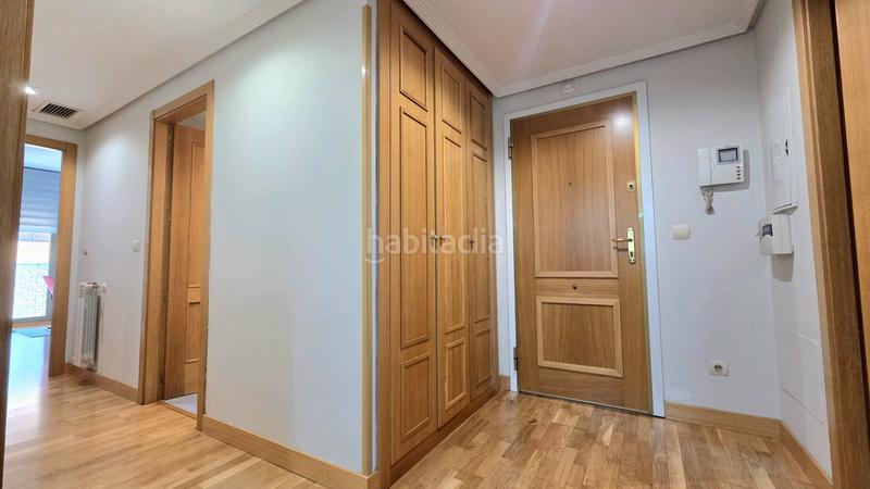 Foto b42d20f9-80de-42a3-9f6b-e6f92039fb9f. Pis a calle del planeta júpiter 1 a Parla este Parla