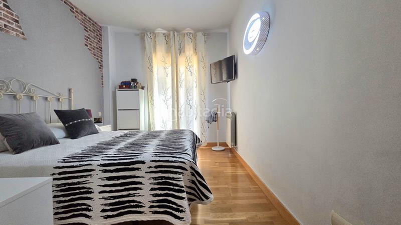 Foto ca94b996-23d5-498c-a610-1fb02c054365. Pis a calle del planeta júpiter 1 a Parla este Parla