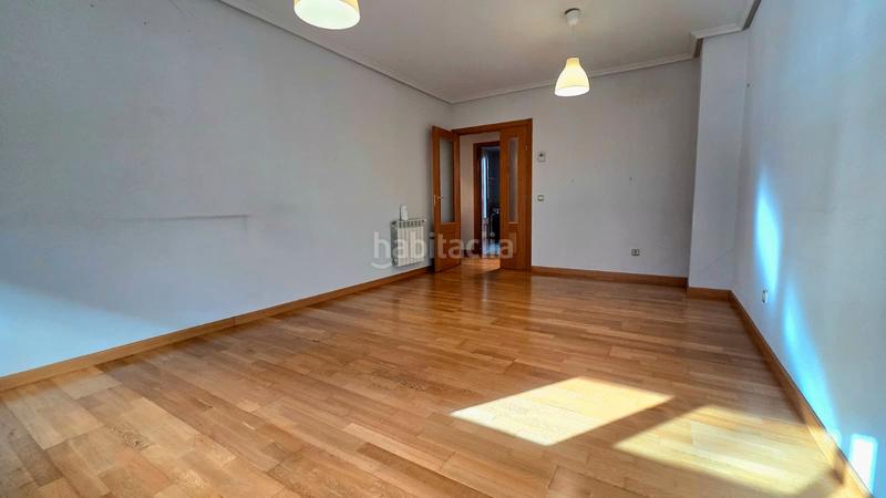 Foto 5119b804-6588-40b6-bac2-41d20b5bbb8a. Pis a calle fuente vieja 2 a El Nido-Fuentes Parla