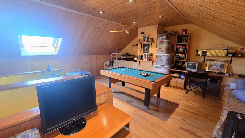 Foto 0243eb52-5dcb-494f-992f-b66fbfff01e9. Xalet amb xemeneia calefacció aparcament a Laguna Park Parla