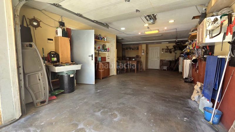 Foto 0c80e46c-4a7e-4575-aa7c-1df0e6e3cec4. Xalet amb xemeneia calefacció aparcament a Laguna Park Parla