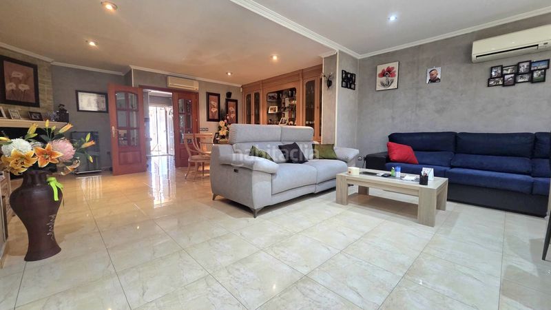 Foto 3d6605b2-379d-43e2-a4b9-0328baeac618. Xalet amb xemeneia calefacció aparcament a Laguna Park Parla