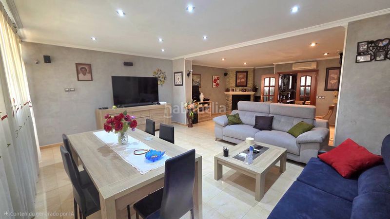 Foto 5e2be0c0-9927-4823-afe7-c436ac3b44cf. Xalet amb xemeneia calefacció aparcament a Laguna Park Parla