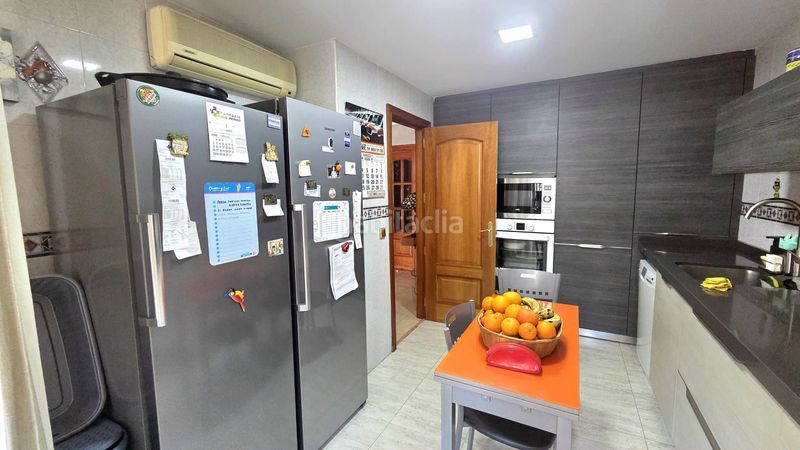 Foto 6b46479a-0781-4f84-9268-ddb18e8483da. Xalet amb xemeneia calefacció aparcament a Laguna Park Parla