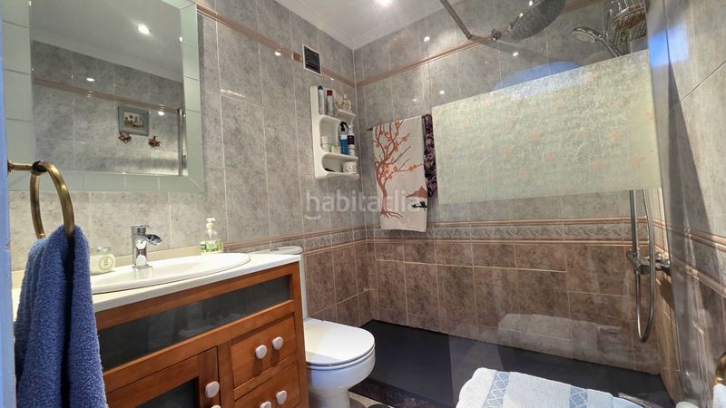 Foto 7723b36e-163f-4e92-b545-49a21fe3562d. Xalet amb xemeneia calefacció aparcament a Laguna Park Parla