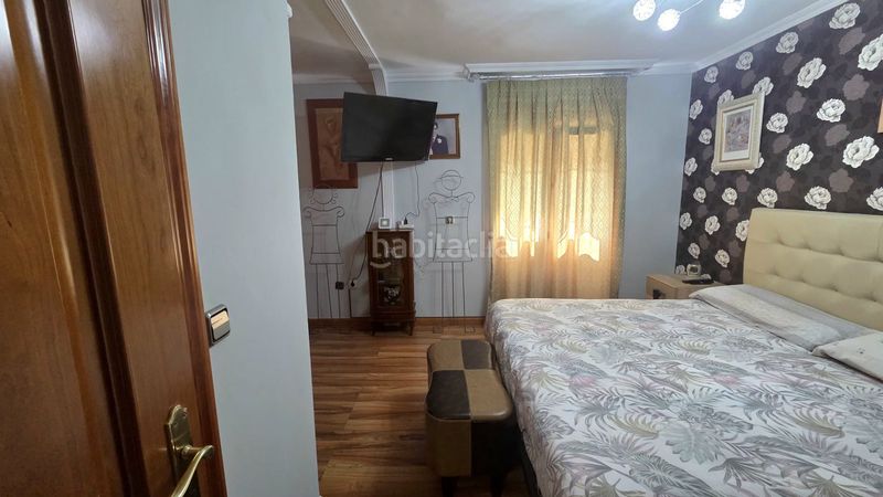 Foto 7dc630bb-1dc3-4457-b16b-d731d4edde2d. Xalet amb xemeneia calefacció aparcament a Laguna Park Parla