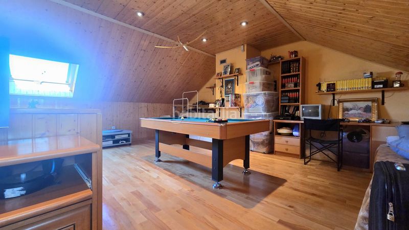 Foto a081a69e-6ad5-48f7-b469-52e73afec850. Xalet amb xemeneia calefacció aparcament a Laguna Park Parla