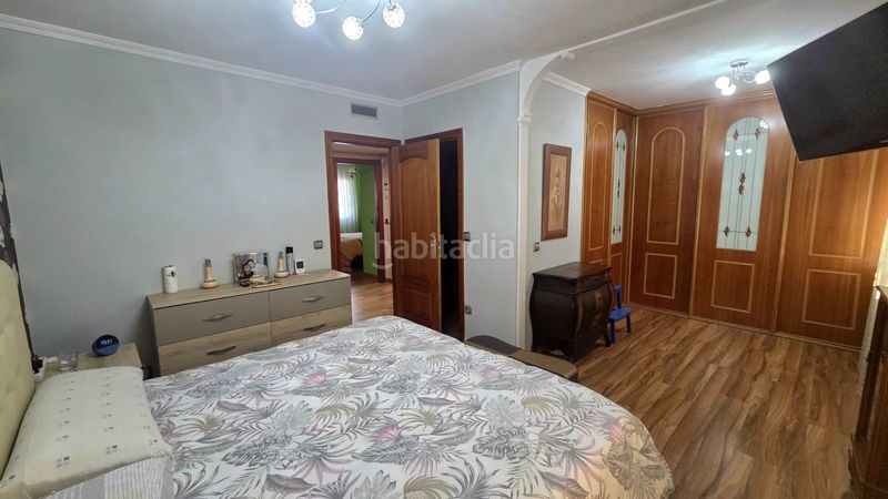 Foto a55e3723-3225-4728-a241-fa14adbd4cf1. Xalet amb xemeneia calefacció aparcament a Laguna Park Parla